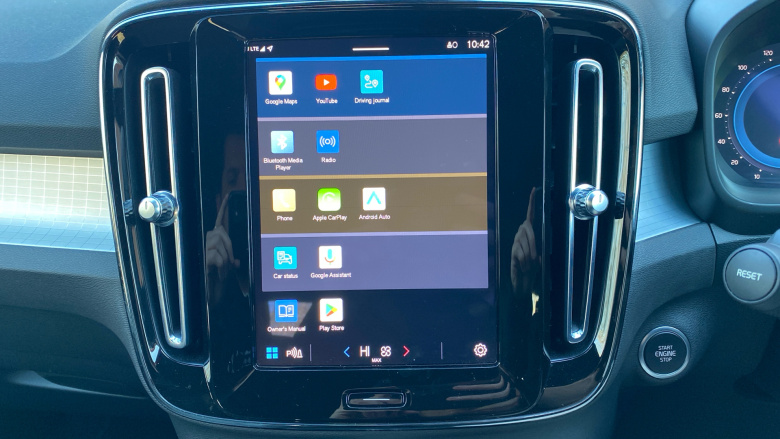 Volvo XC40 2.0 B3P Core 5dr Auto Petrol Estate